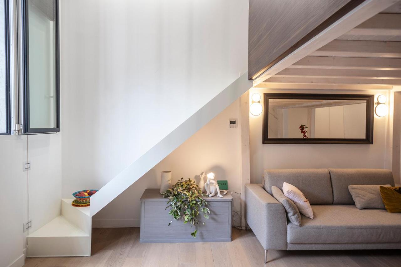 Minimal Loft In Centro A * Milan